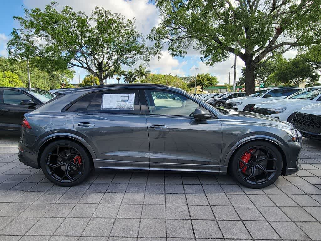 Thumbnail: 2026 Audi RS Q8 - 9