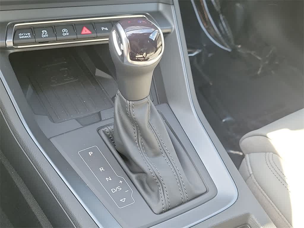 Thumbnail: 2025 Audi Q3 - 17