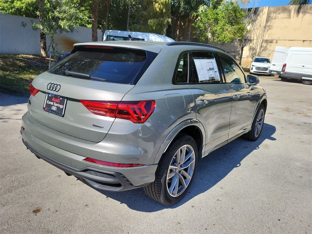 Thumbnail: 2025 Audi Q3 - 8