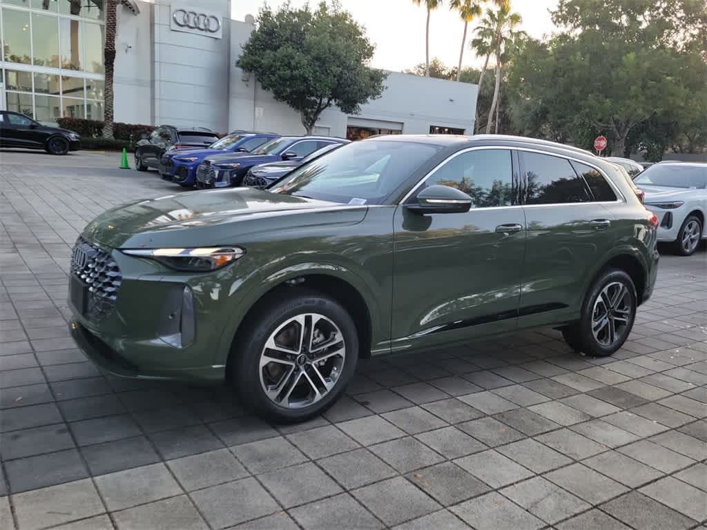 Thumbnail: 2025 Audi Q5 - 4