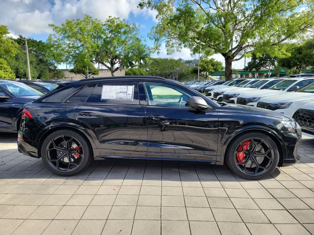 Thumbnail: 2026 Audi RS Q8 - 9