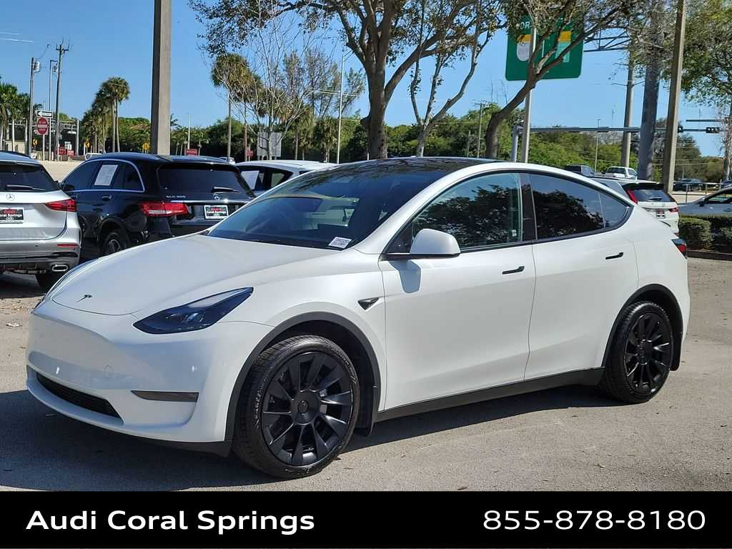 Thumbnail: 2024 Tesla Model Y - 4