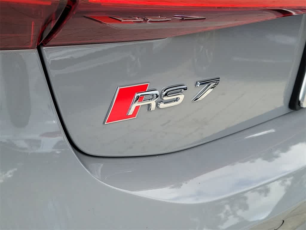 Thumbnail: 2025 Audi RS 7 - 7