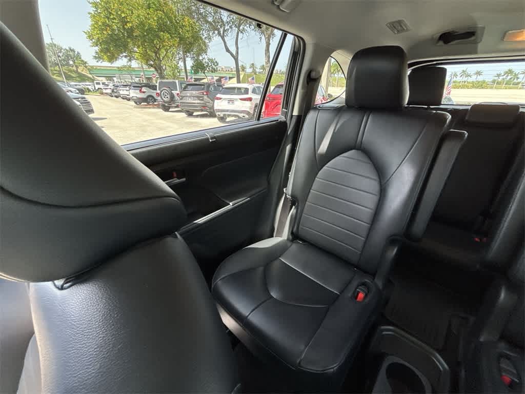 2024 Toyota Highlander XLE 14