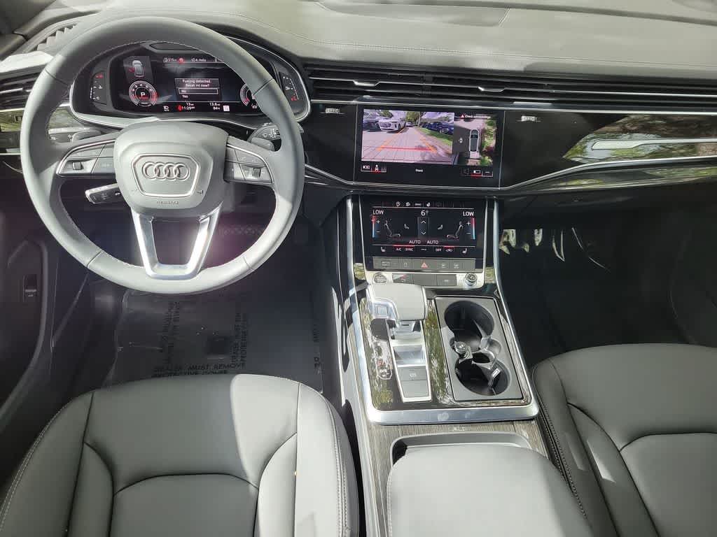 Thumbnail: 2026 Audi Q8 - 10