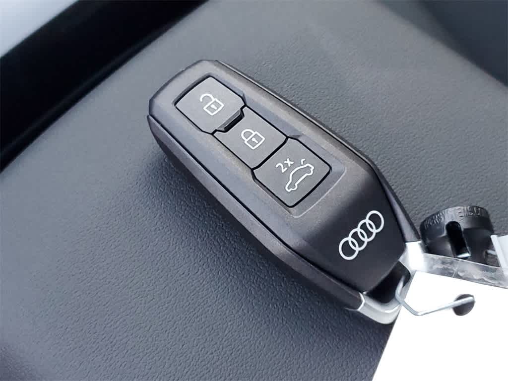 Thumbnail: 2025 Audi SQ6 e-tron - 20