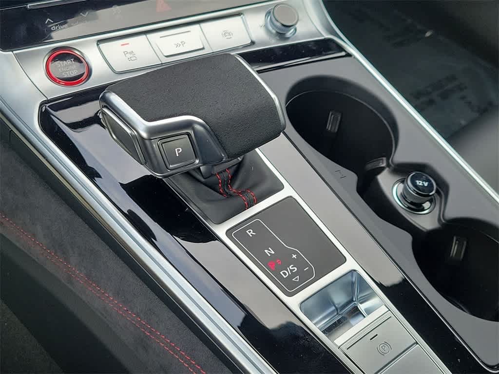 Thumbnail: 2026 Audi RS 6 - 17