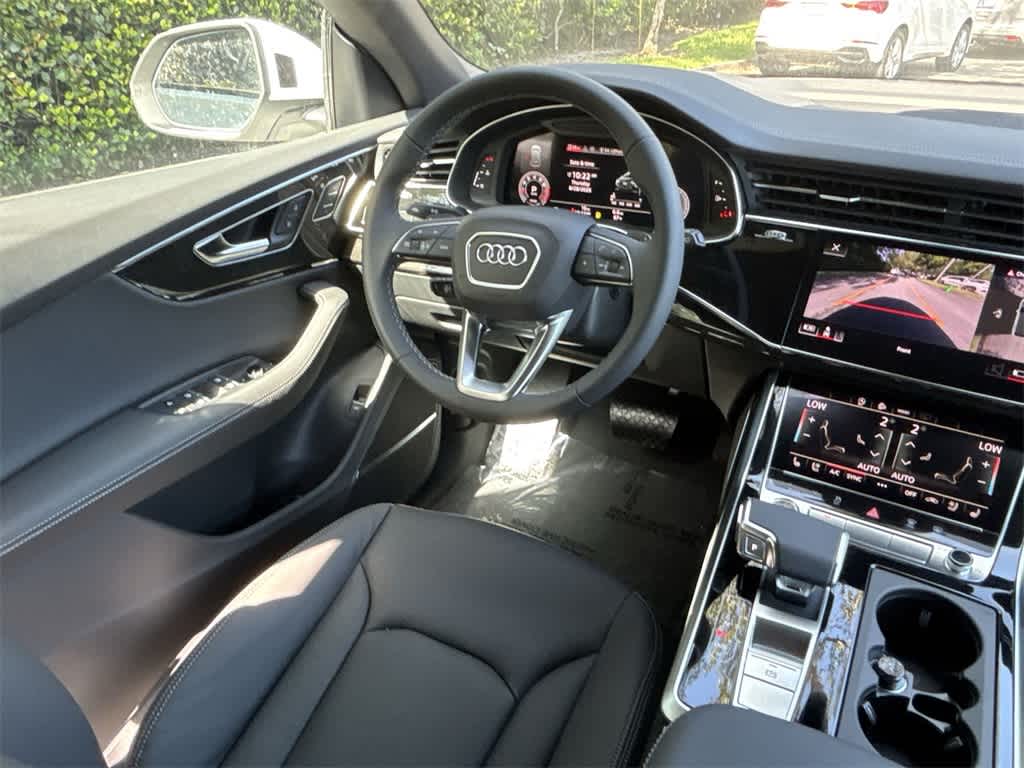 Thumbnail: 2025 Audi Q8 - 10