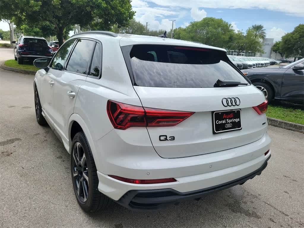 Thumbnail: 2025 Audi Q3 - 12