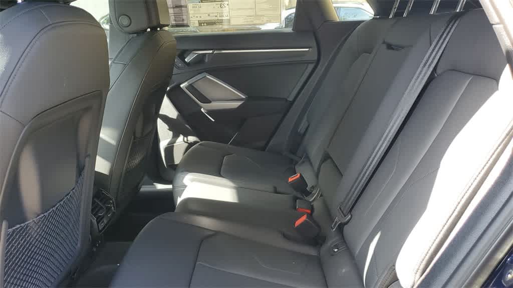 Thumbnail: 2025 Audi Q3 - 21