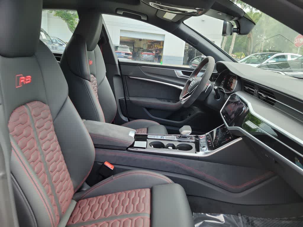 Thumbnail: 2025 Audi RS 7 - 14