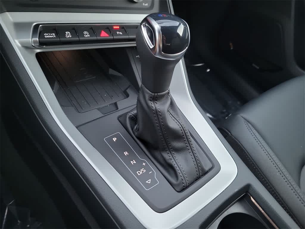 Thumbnail: 2025 Audi Q3 - 25