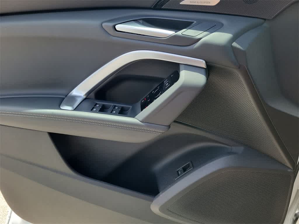 Thumbnail: 2025 Audi Q5 - 19