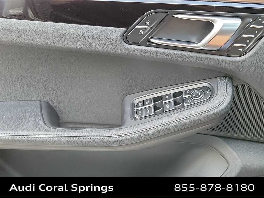 Thumbnail: 2023 Porsche Macan - 19