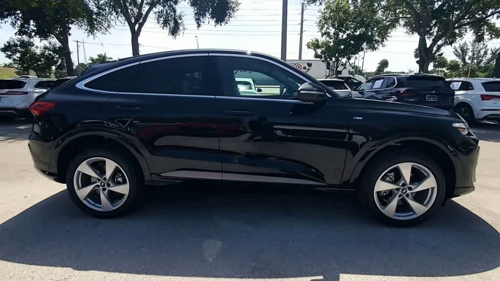 Thumbnail: 2026 Audi Q5 - 9