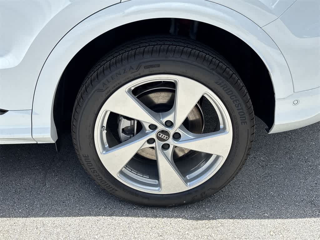 Thumbnail: 2025 Audi Q5 - 22