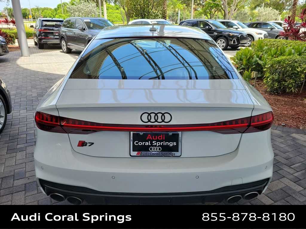 Thumbnail: 2022 Audi S7 - 5