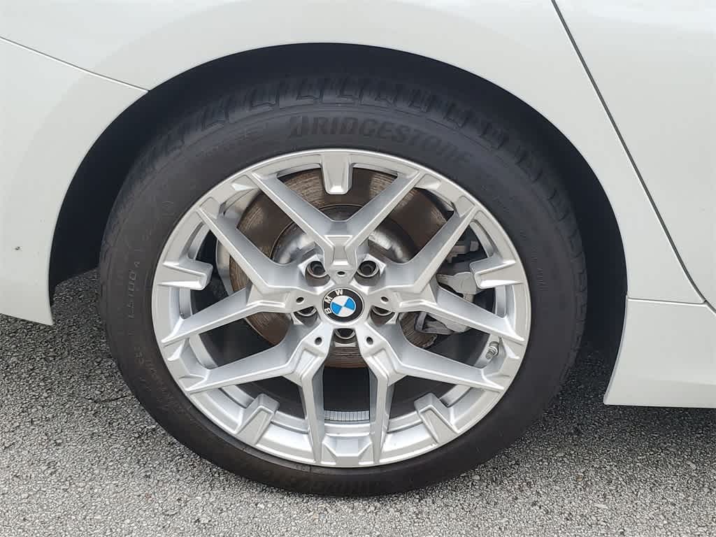 2025 BMW 3 Series 330i 16