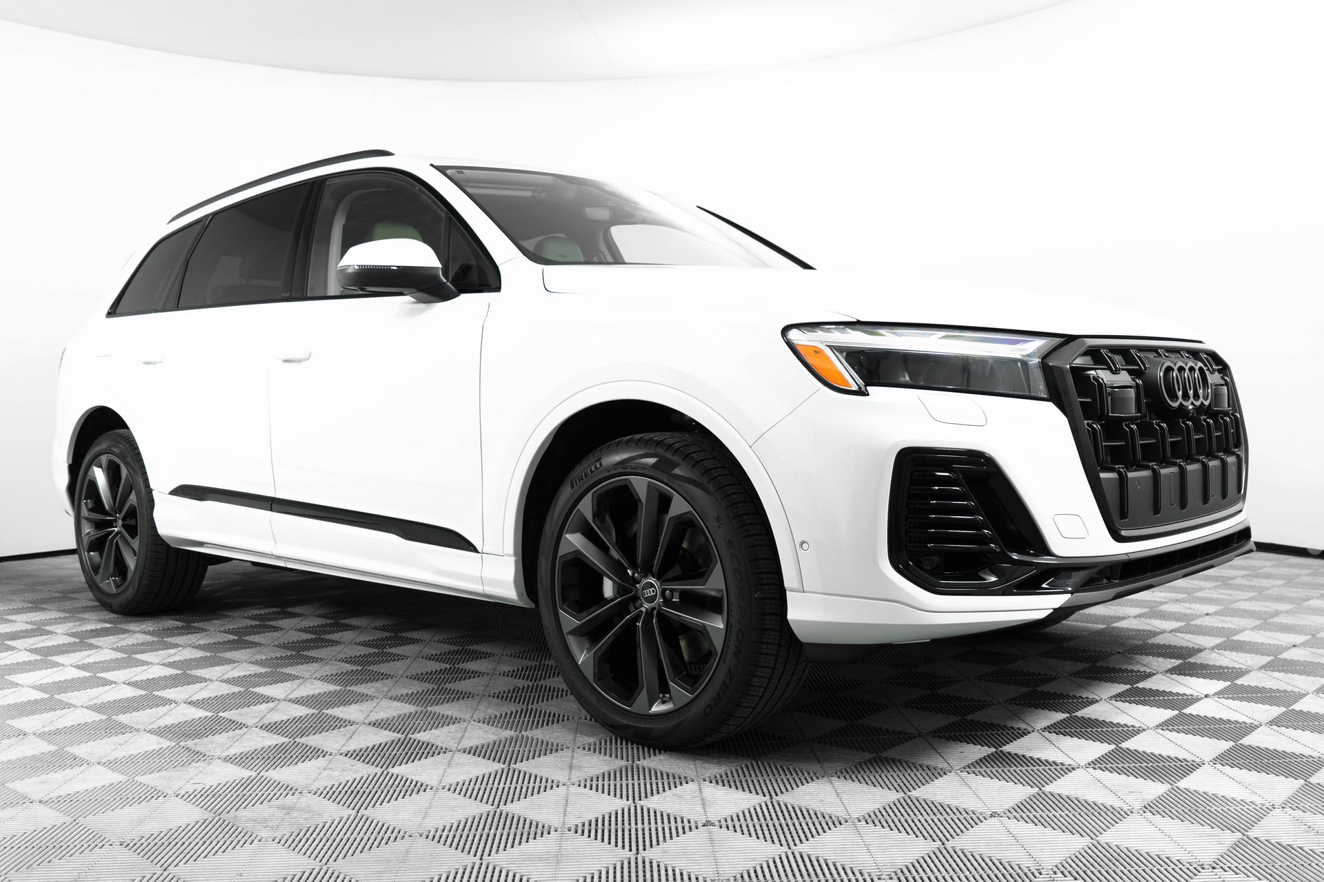 2025 Audi Q7 Premium Plus's photo