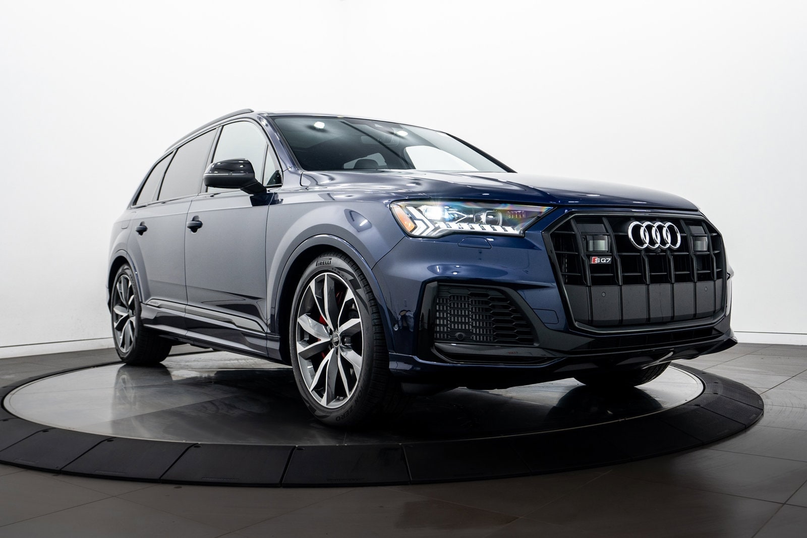 2024 Audi SQ7 Prestige's photo