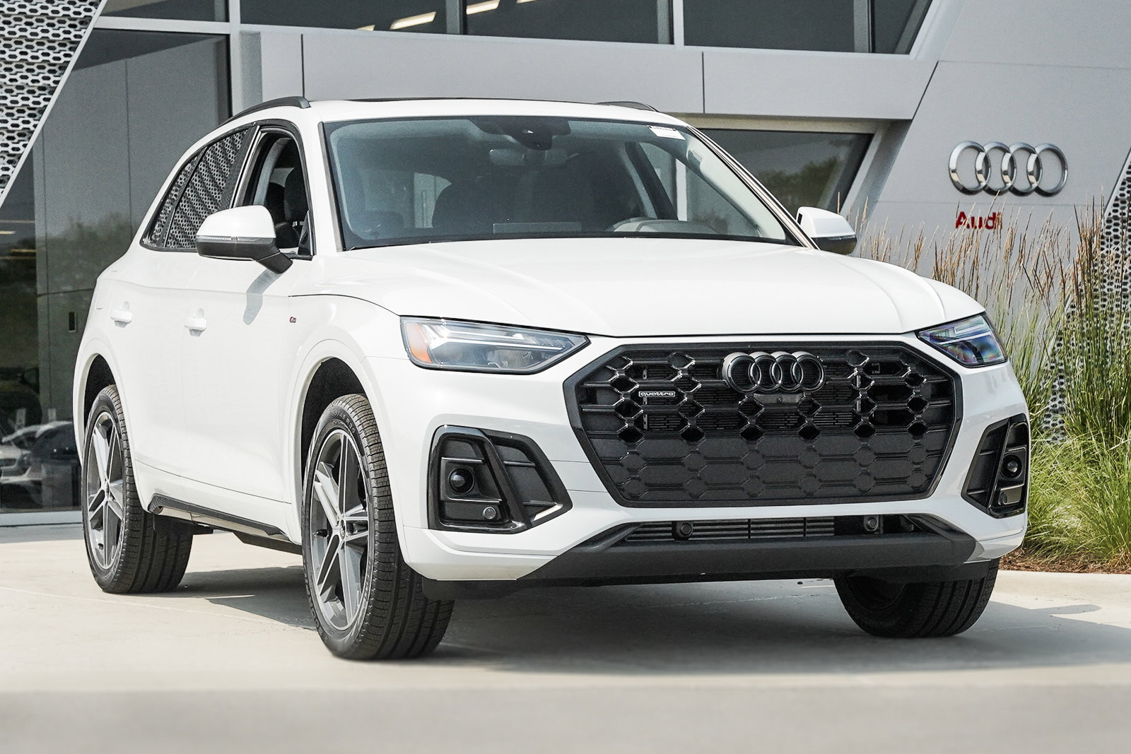 2023 Audi Q5 Premium Plus's photo