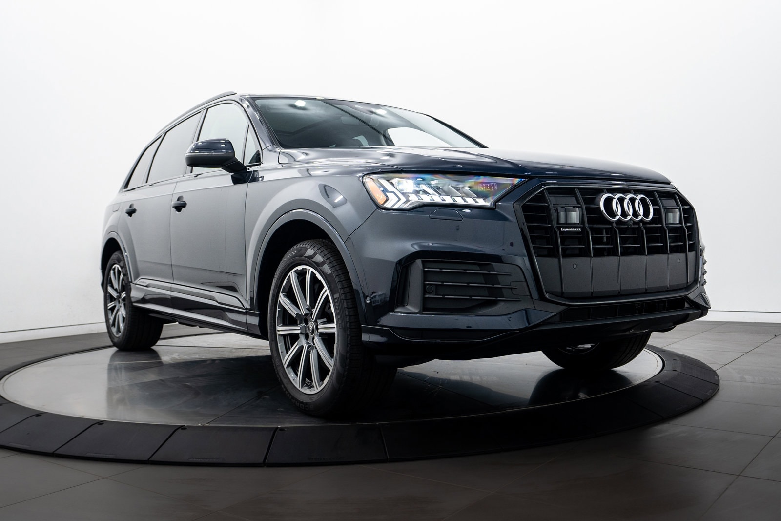 2024 Audi Q7 45 Premium Plus quattro Tiptronic's photo