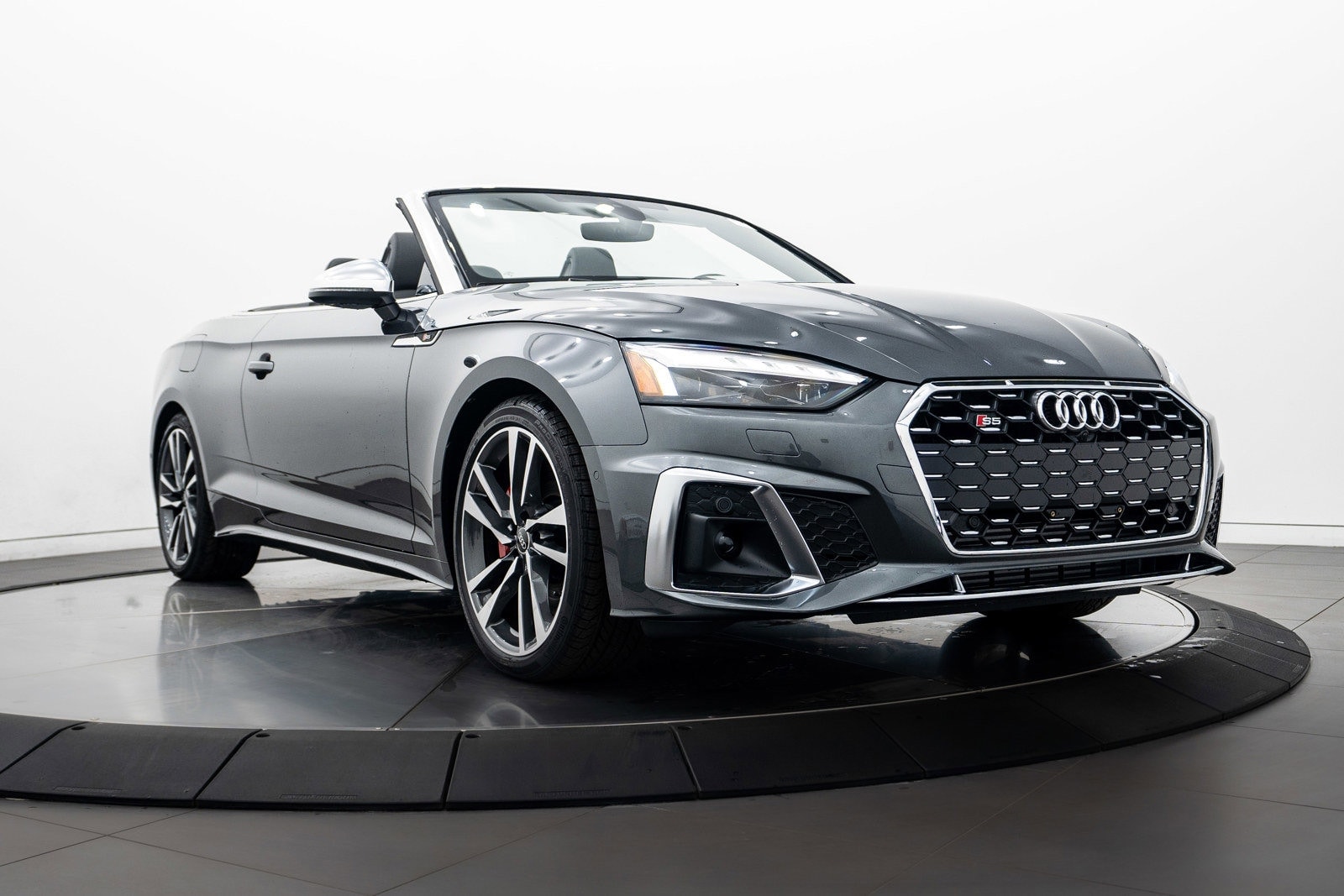 2023 Audi S5 Cabriolet Prestige's photo