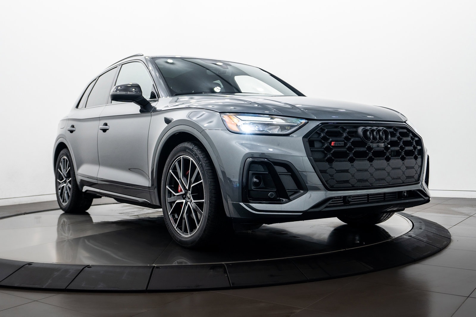 2024 Audi SQ5 Premium Plus's photo