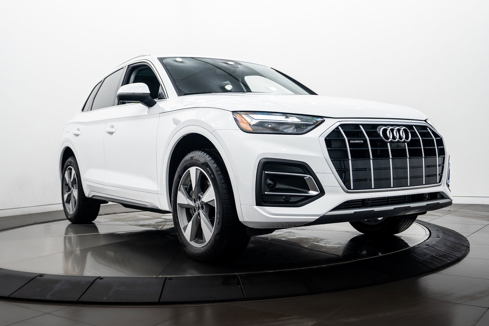 2024 Audi Q5 Premium Plus's photo
