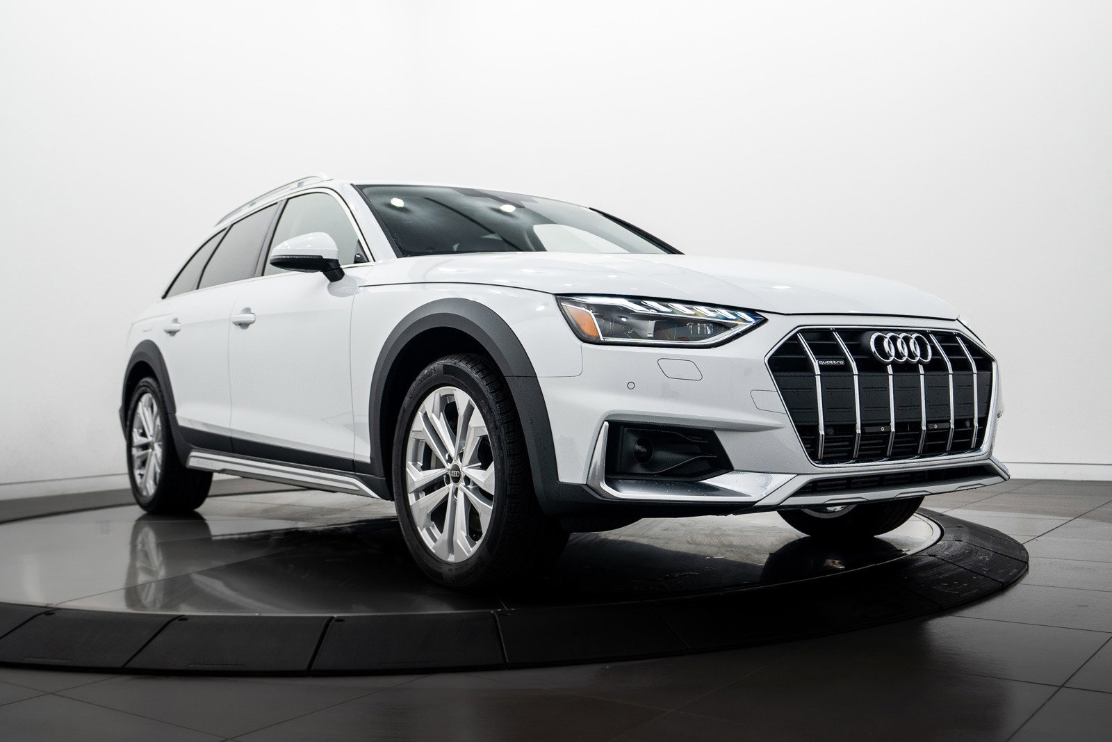 2024 Audi A4 allroad Premium's photo