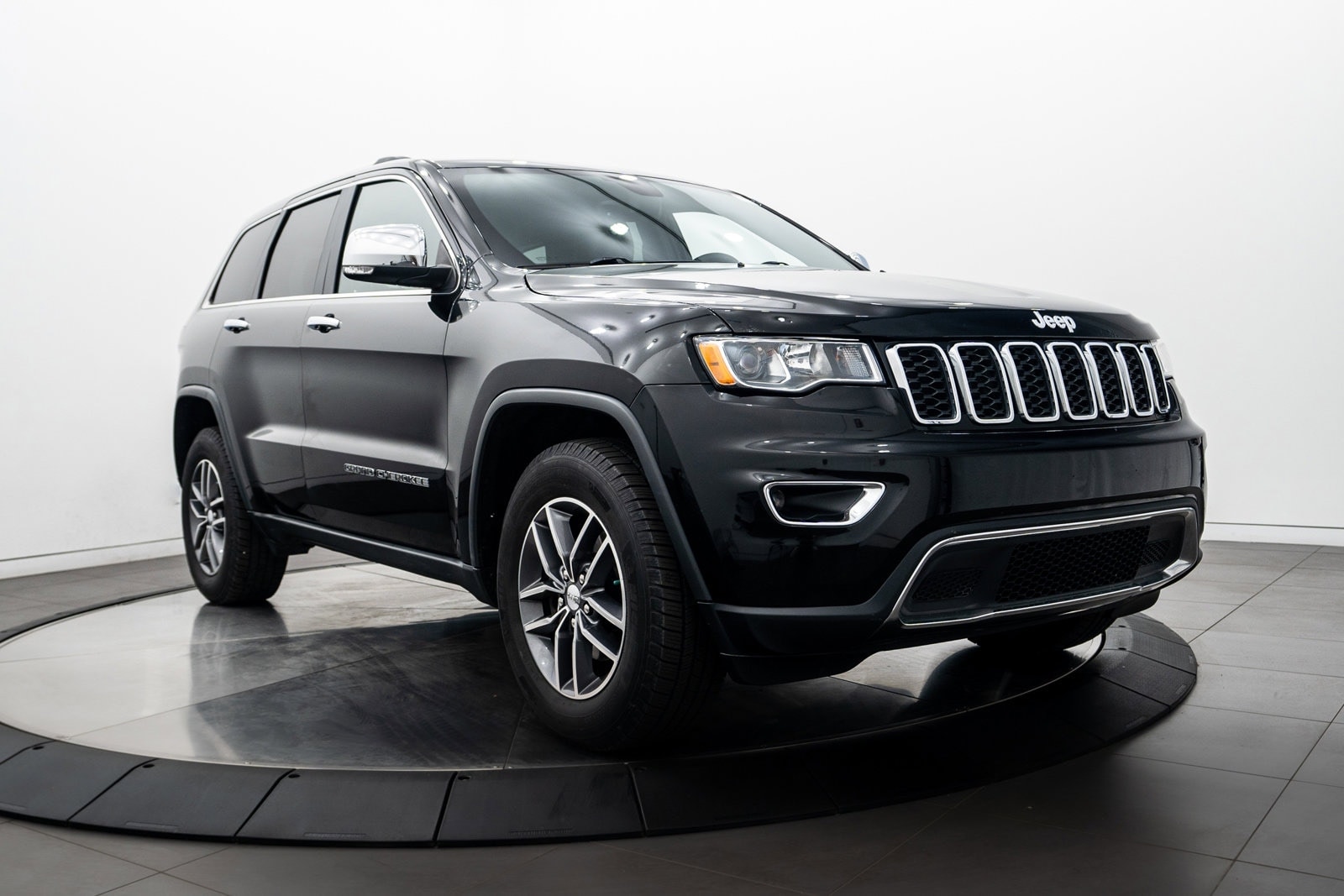 Used 2017 Jeep Grand Cherokee Limited with VIN 1C4RJFBG5HC631354 for sale in Burlington, VT