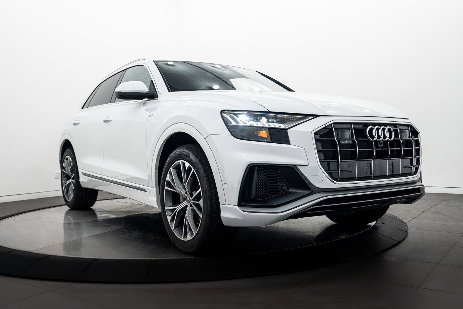 2023 Audi Q8 Premium Plus's photo
