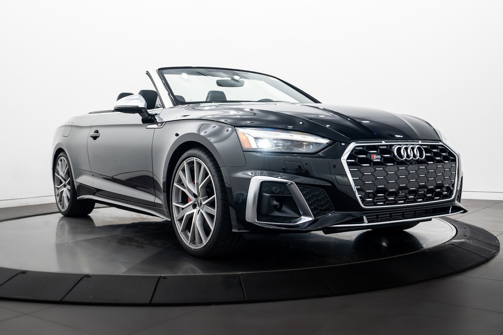 2023 Audi S5 Cabriolet Prestige's photo