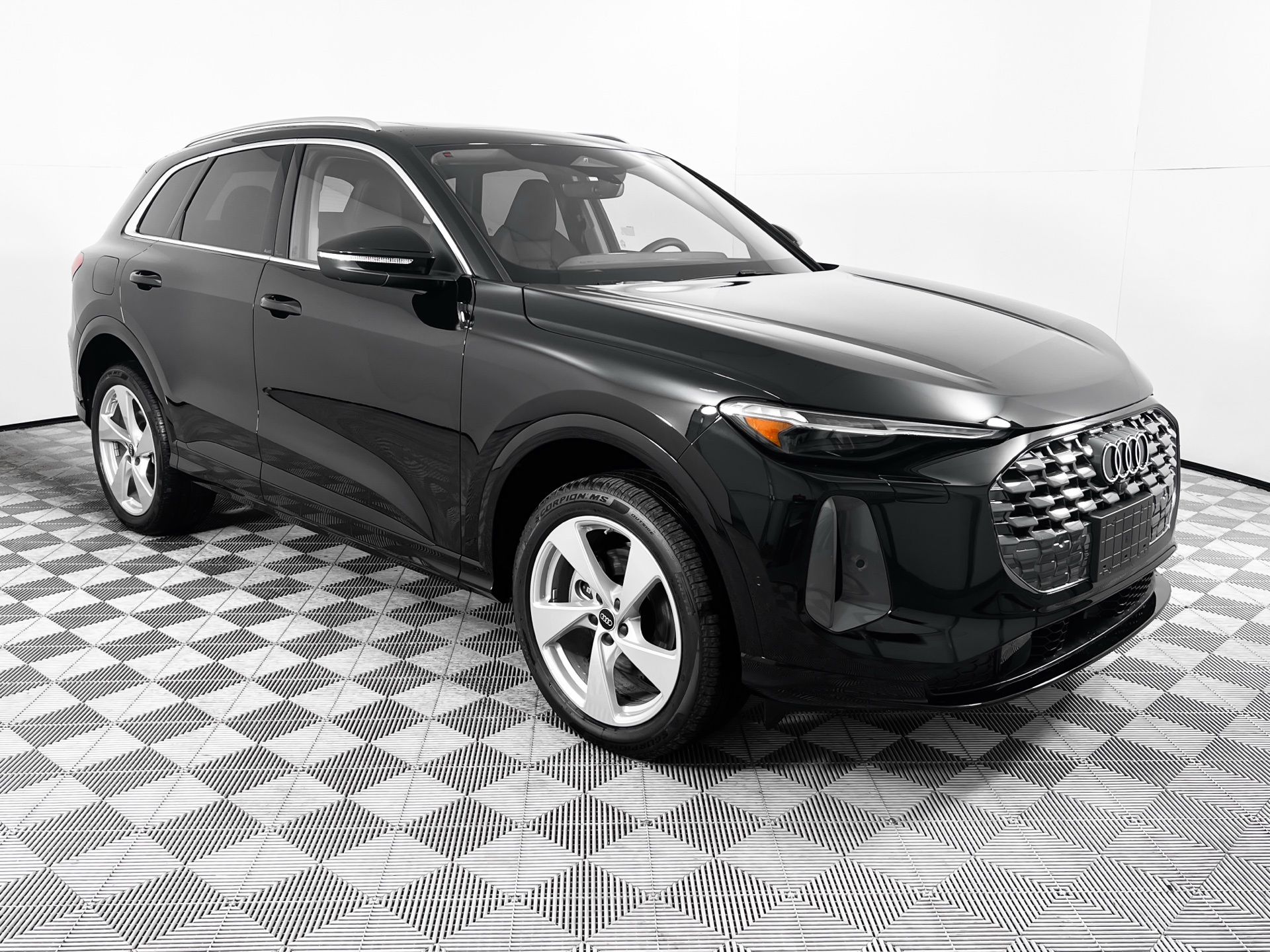 2025 Audi New Q5 Premium Plus's photo