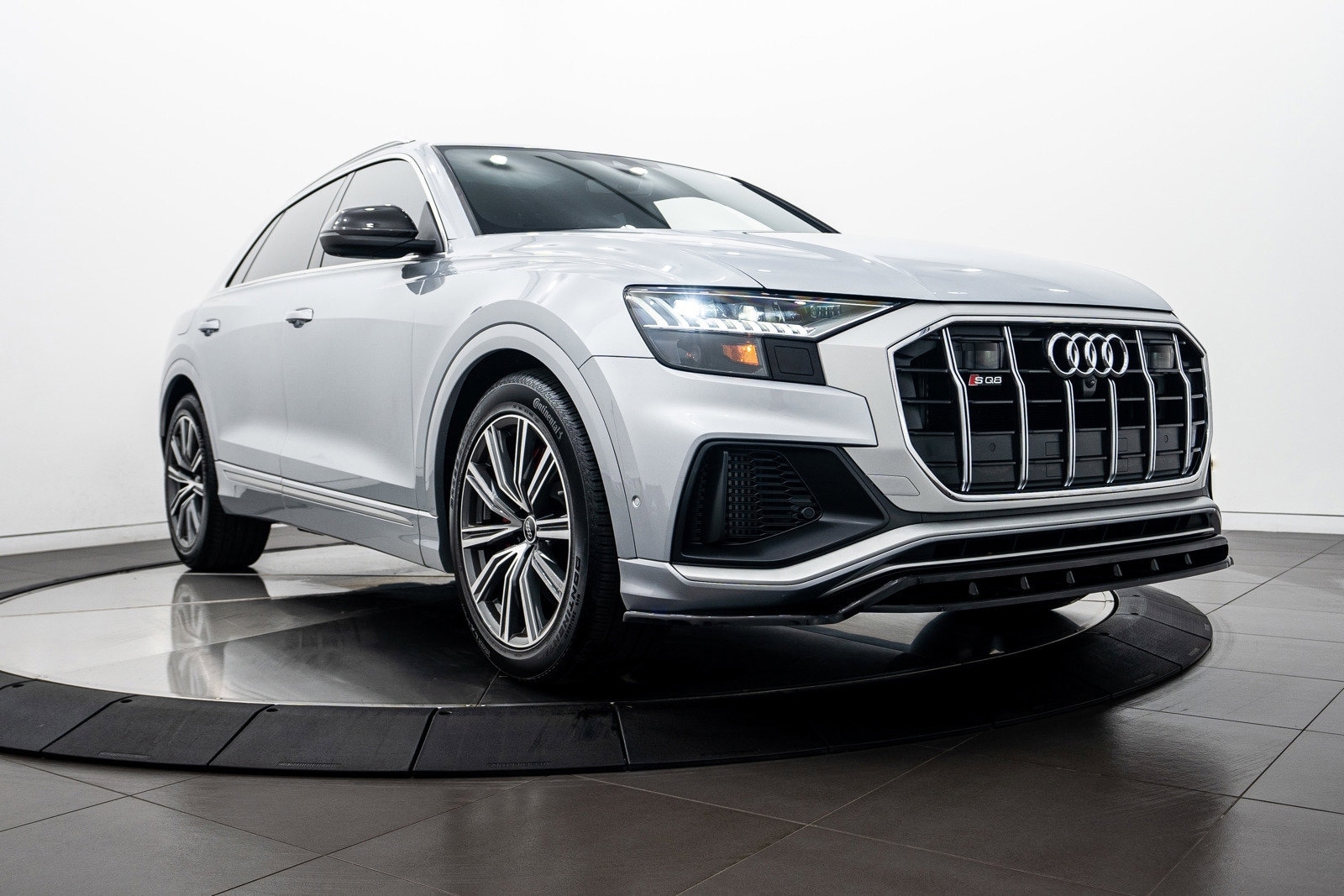 2022 Audi SQ8 Prestige's photo