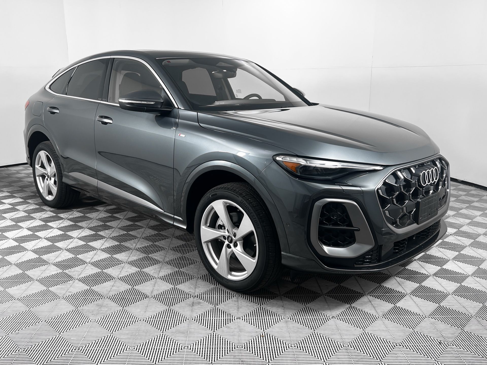 2025 Audi New Q5 Sportback Premium Plus's photo