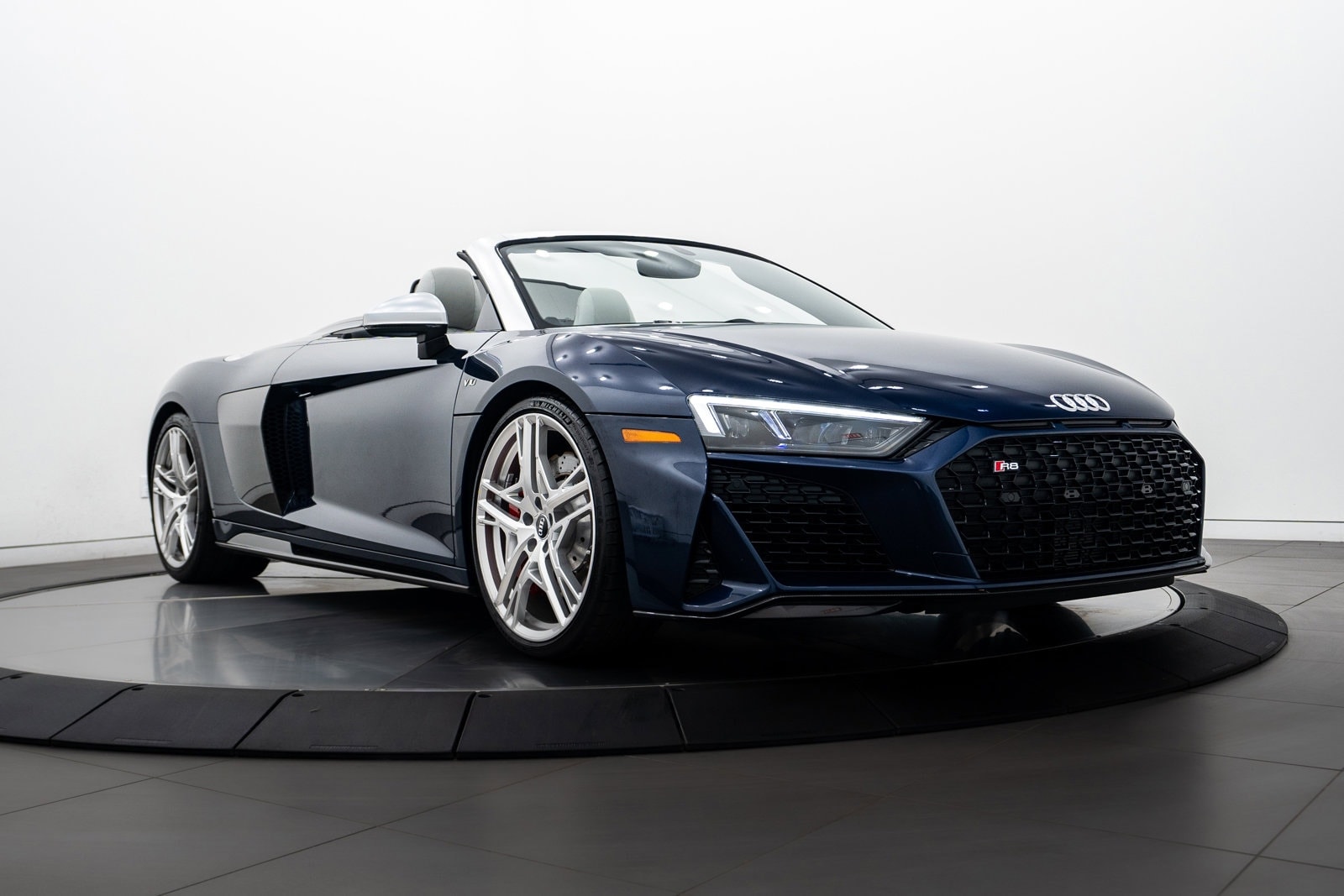 2020 Audi R8 Base's photo