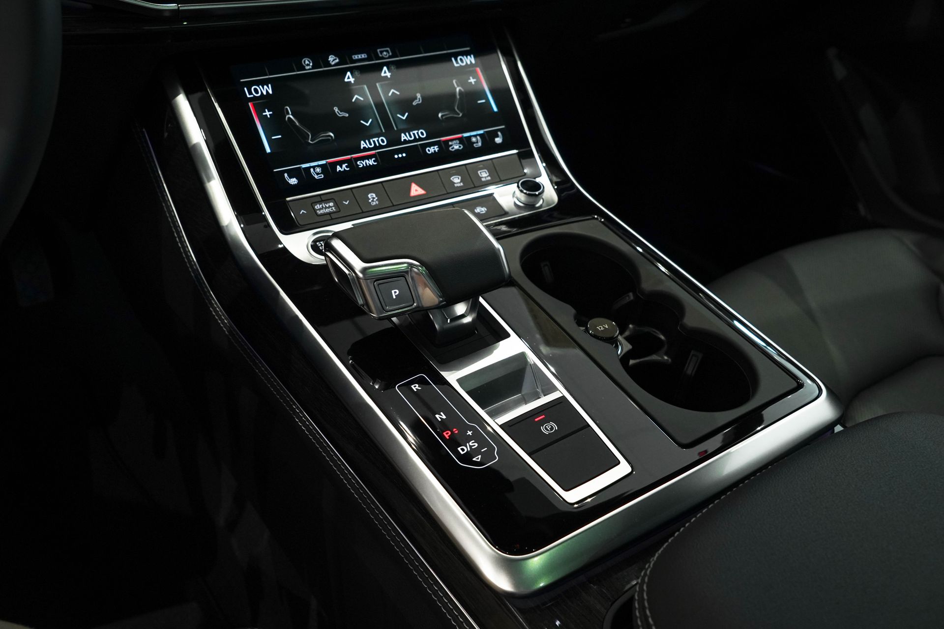 2025 Audi Q8 Premium Plus - Photo 40