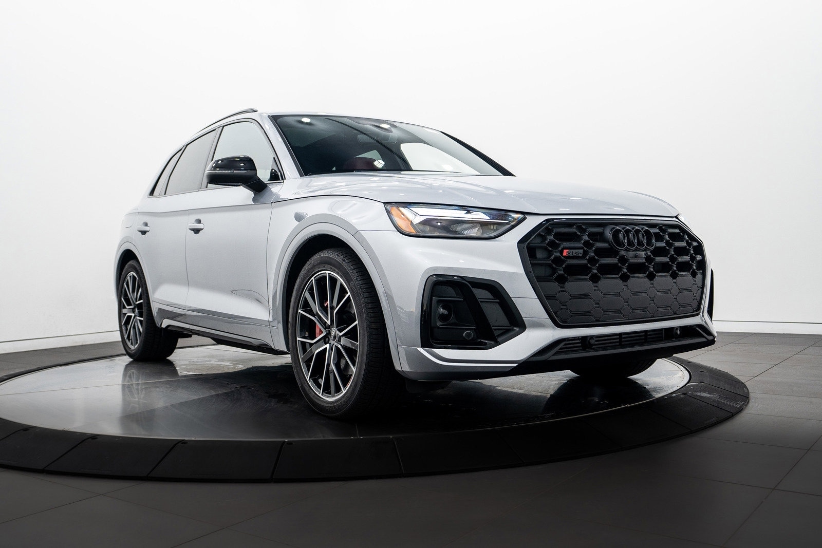 2023 Audi SQ5 Premium Plus's photo