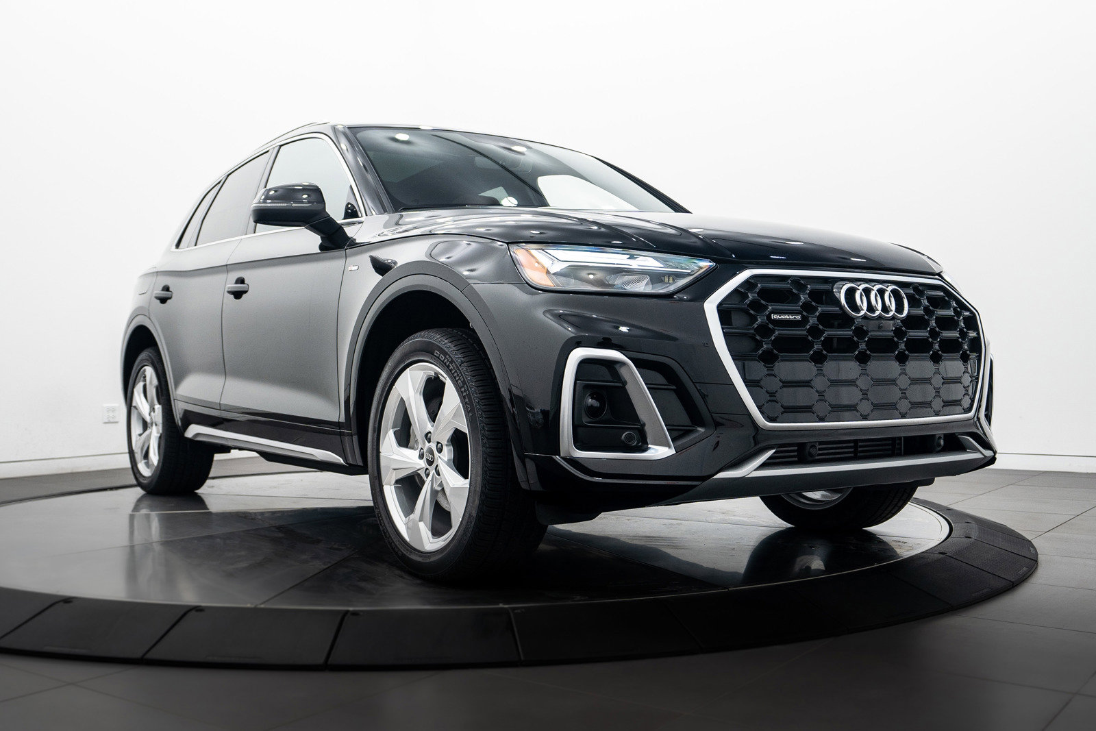 2023 Audi Q5 Premium Plus's photo