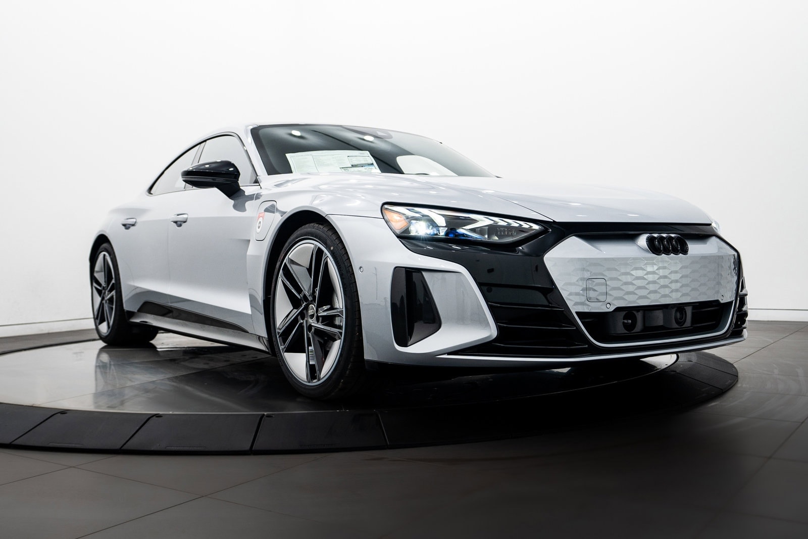 2024 Audi RS e-tron GT Base's photo