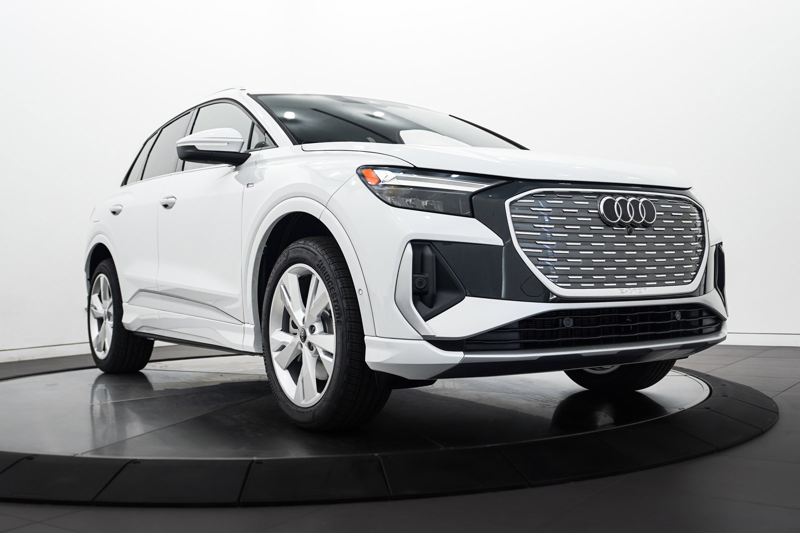 2023 Audi Q4 e-tron Premium Plus's photo