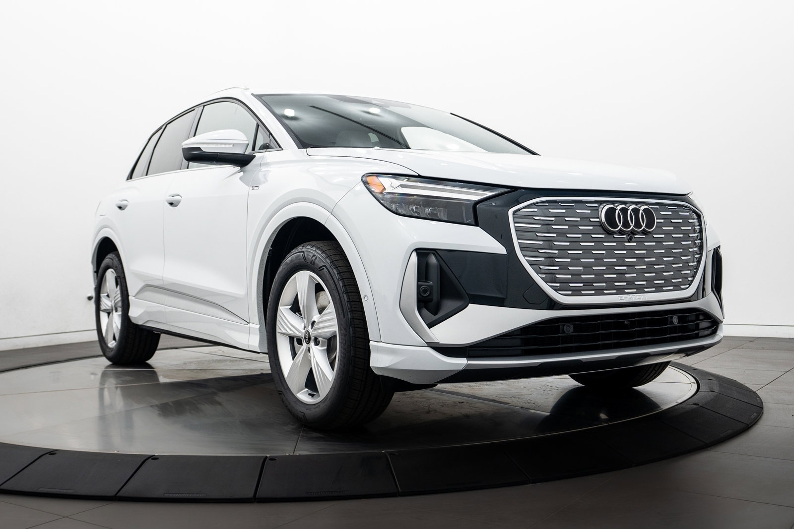 2024 Audi Q4 e-tron Premium Plus's photo