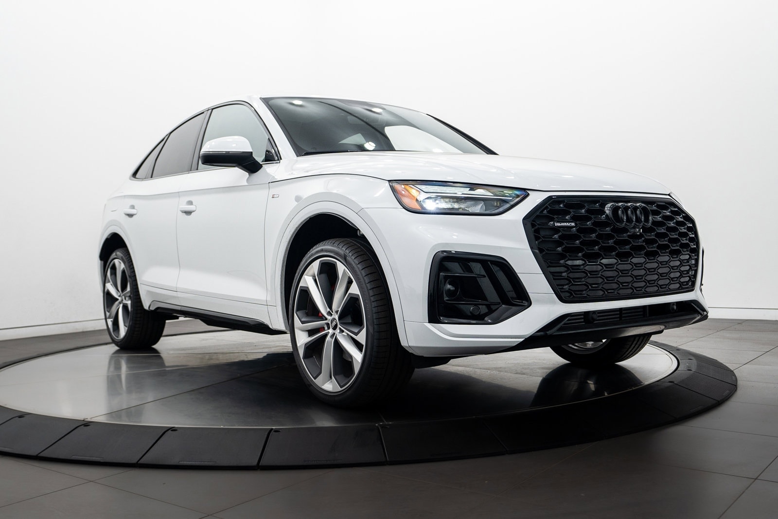 2024 Audi Q5 Sportback Premium Plus's photo