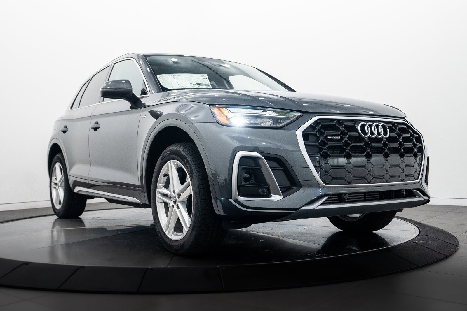 2023 Audi Q5 Premium's photo