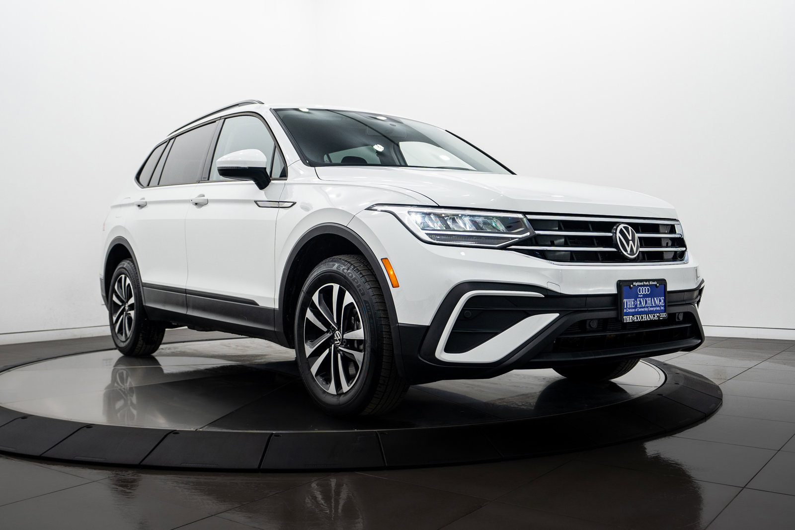 2022 Volkswagen Tiguan S's photo