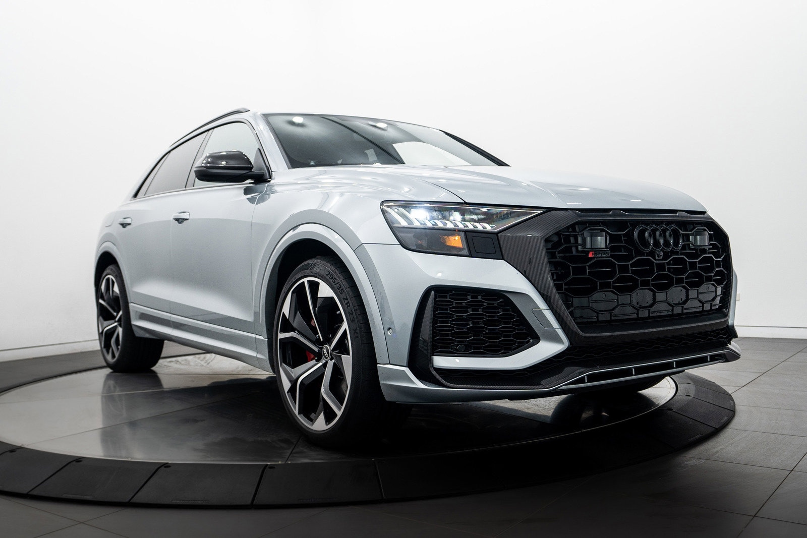 2023 Audi RS Q8 Base's photo