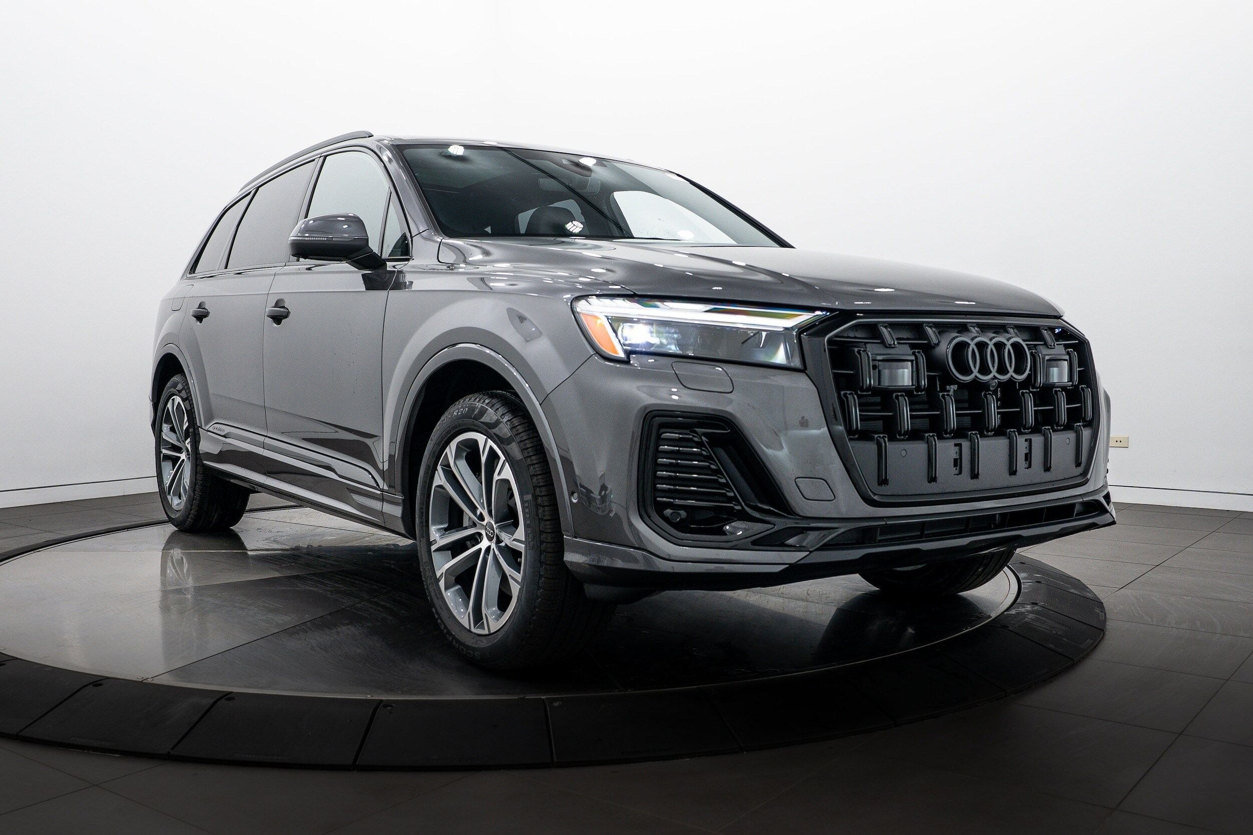 2026 Audi Q7 45 Premium Plus