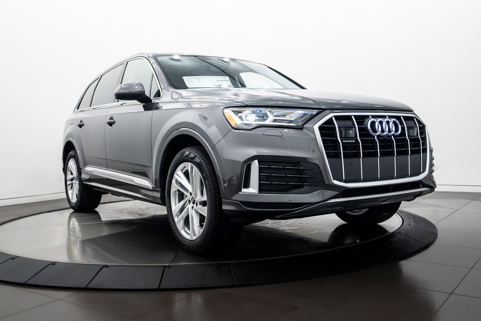 2024 Audi Q7 Premium's photo