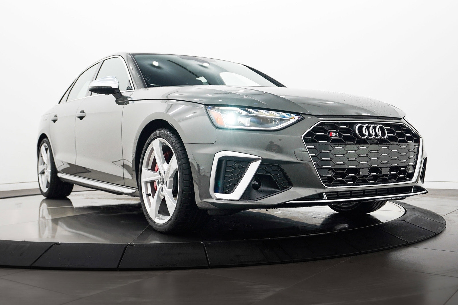 2023 Audi S4 Premium Plus's photo